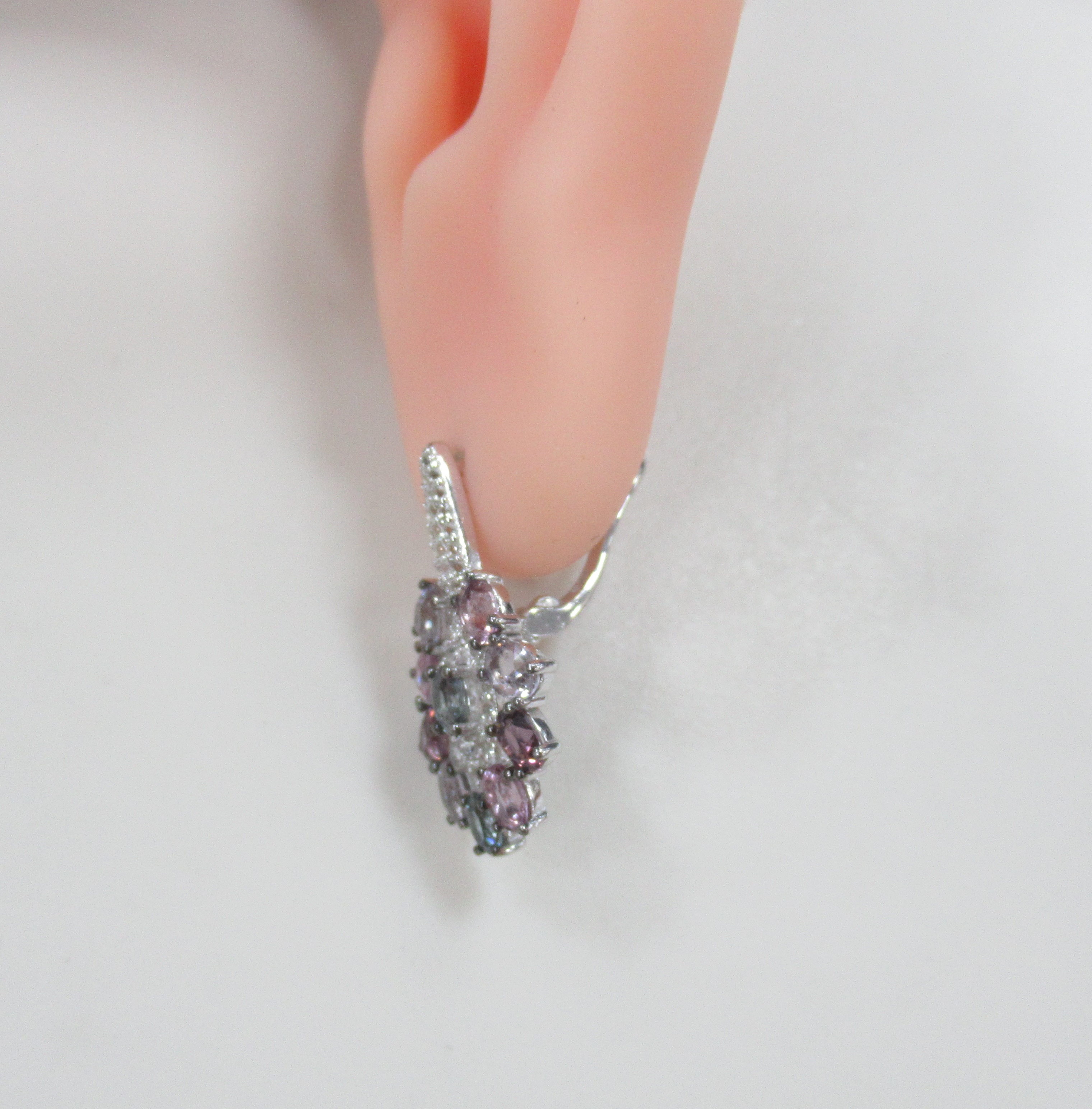 Серебряные серьги с разноцветной шпинелью